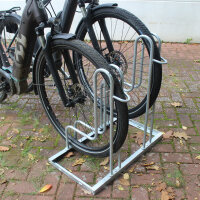 Fahrradständer für 4 Fahrräder höhenversetzt 140 x 75,5 cm Stahl feuerverzinkt grau 2x2 Bodenparker Reihenparker